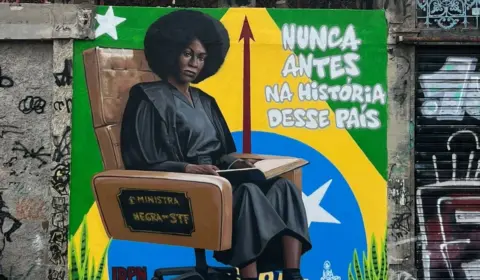 Mural no Centro do Rio defende indicação de mulher negra para o STF