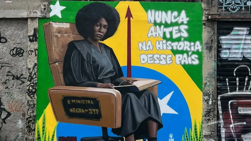 Mural no Centro do Rio defende indicação de mulher negra para o STF
