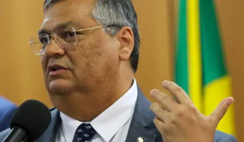 Flávio Dino nega presença em reunião com esposa de traficante: ‘Vil politicagem’