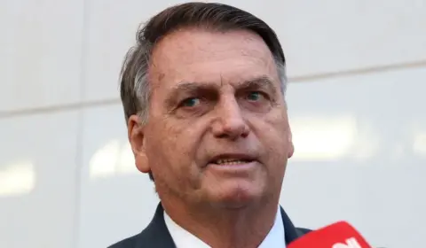 Atuação de Bolsonaro e apoiadores do ex-presidente desmente afirmações feitas à Folha de São Paulo