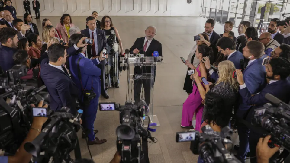Lula avisa que gênero e cor não são critérios para escolha do futuro ministro do STF