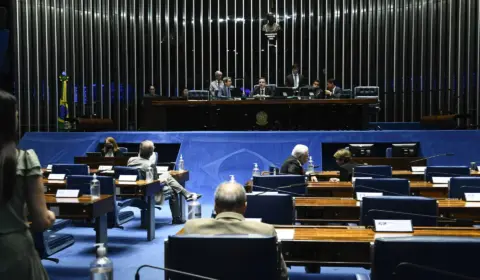 Senado aprova projeto de lei do Desenrola Brasil e também limita os juros do rotativo