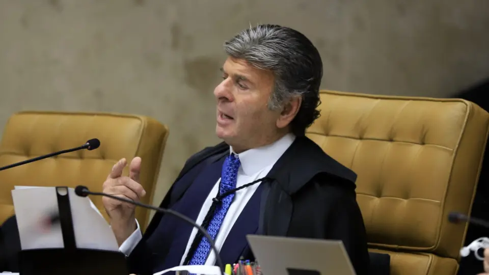 Luiz Fux suspende decisão que tirou do ar reportagem do The Intercept Brasil