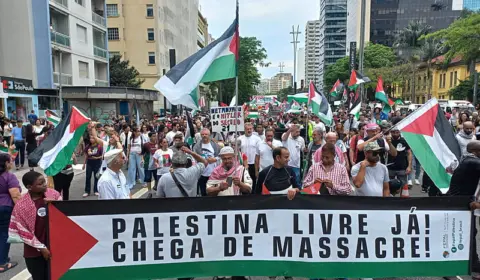 Ato em solidariedade à Palestina reúne 2 mil pessoas na Avenida Paulista