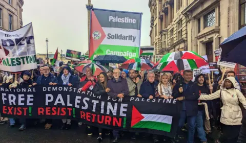 Manifestações pela Palestina reúnem milhares de pessoas em diversos países