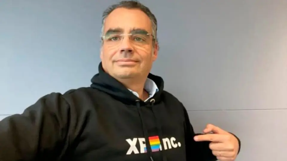 CEO do Banco XP compartilha figura com mensagem homofóbica no grupo de trabalho