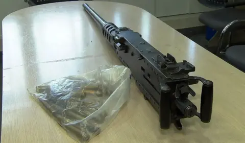 Exército identifica suspeitos de furto de 21 metralhadoras de quartel em SP