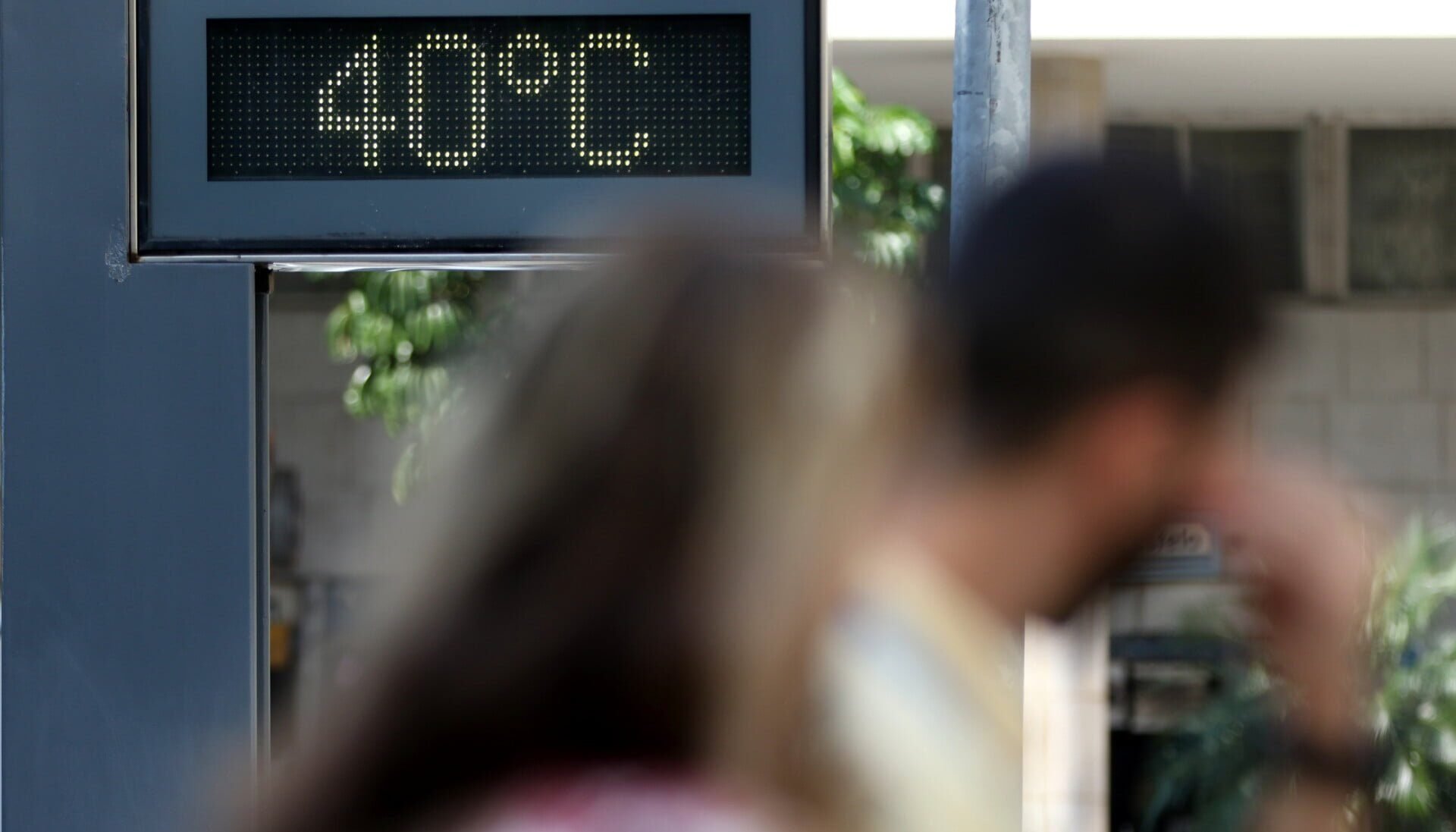 O calor persiste pela dificuldade das frentes frias avançarem pelo continente, sendo desviadas para o oceano (Foto: Agência Brasil)