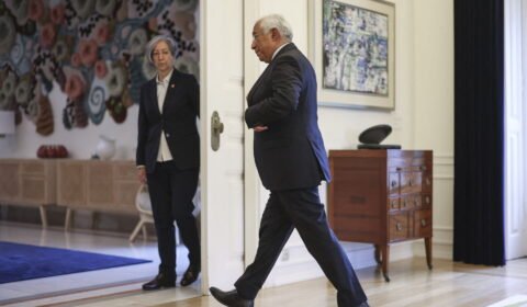 Primeiro-ministro português renuncia, em meio a escândalo de corrupção