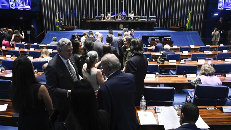 PL do Veneno: Movimentos sociais e parlamentares pedem veto de Lula