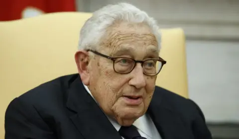 Morre Henry Kissinger, ex-secretário de Estado dos EUA, aos 100 anos