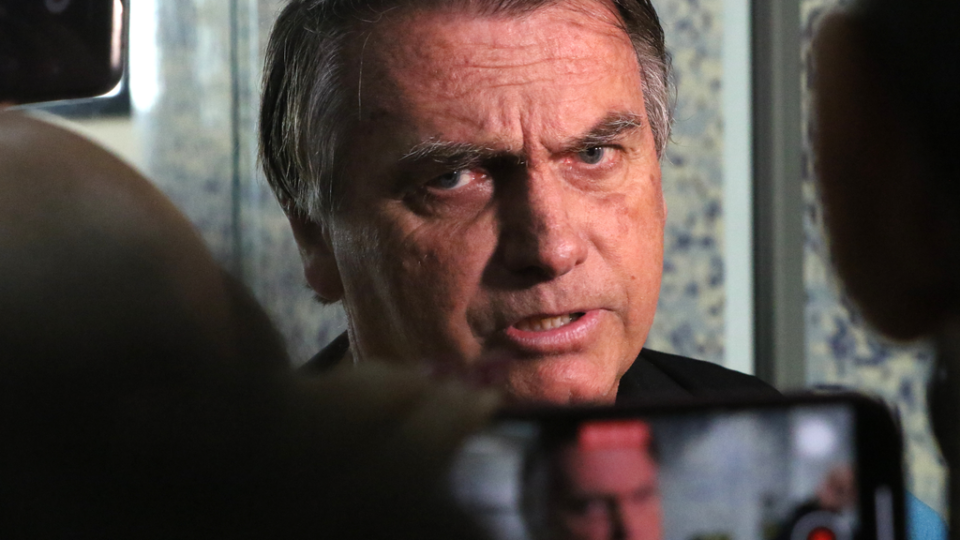 Moraes pede à PF que investigue doações de R$ 17 milhões, via Pix, a Jair Bolsonaro