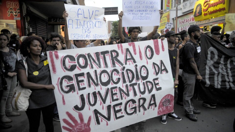 Estudo revela que 8 de cada 10 pessoas assassinadas no Brasil são negras