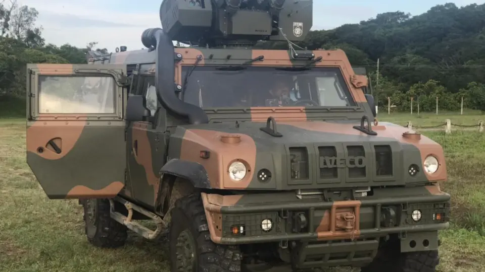 Exército gasta R$ 2,3 milhões em 19 kits de manuais para viaturas, diz site