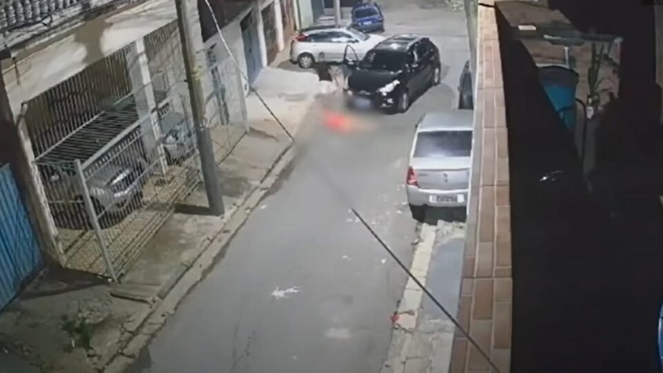 PM espanca e mata a esposa a tiros no meio da rua em São Paulo