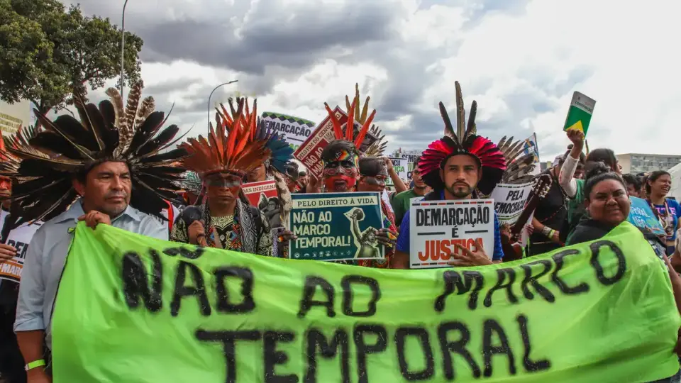 Marco temporal é promulgado após Congresso derrubar vetos de Lula