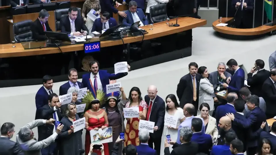 Congresso derruba veto de Lula e mantém marco temporal das terras indígenas