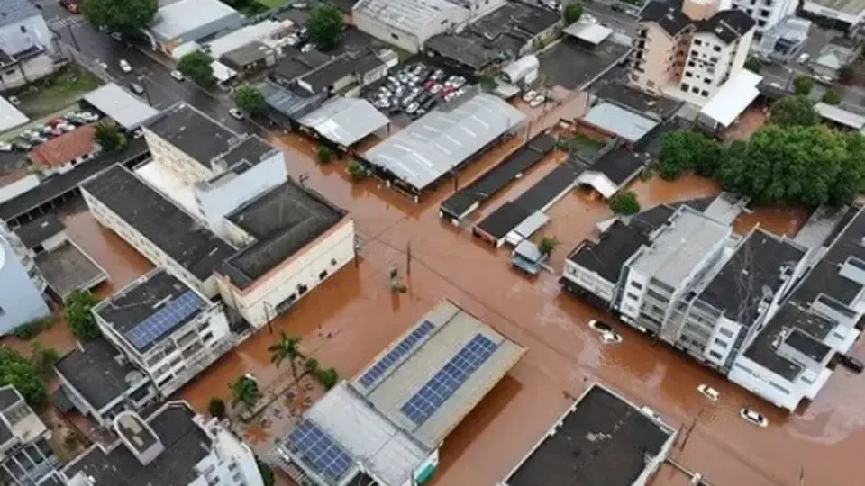 Oeste de Santa Catarina volta a sofrer com fortes chuvas e registra uma morte