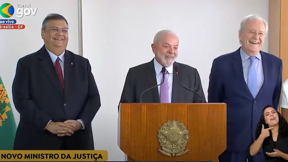 Lula anuncia Lewandowski como novo ministro da Justiça