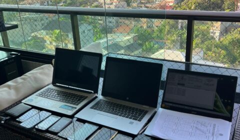 PF apreende computador da Abin na BA em operação que investiga Carlos Bolsonaro