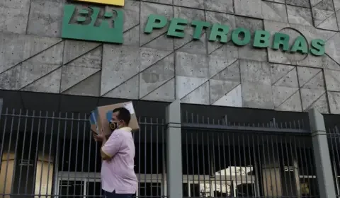 CGU constata que Petrobras vendeu refinaria baiana abaixo do preço
