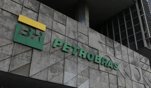 Petrobras lança novo processo seletivo para estágio de nível superior