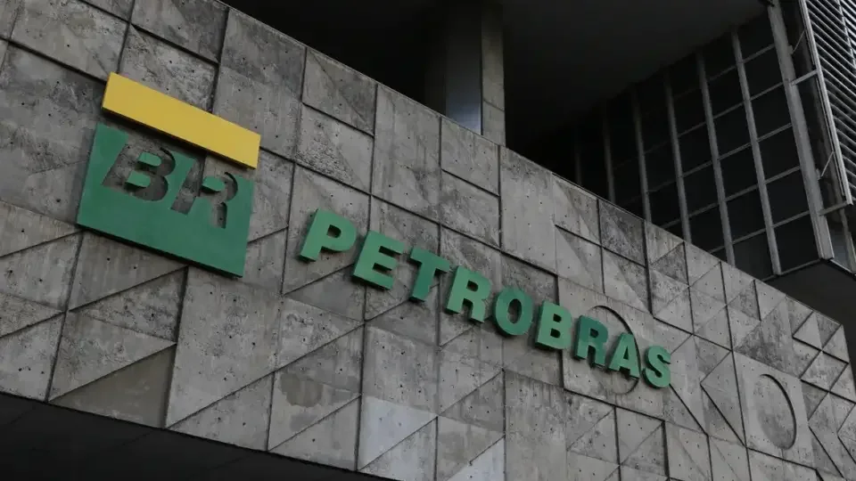Petrobras abre apuração administrativa sobre venda de refinaria sob Bolsonaro