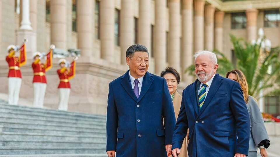 Relação Brasil-China atinge US$ 100 bilhões, e especialistas esperam superávit em 2024