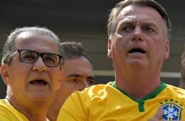 Prisão de Bolsonaro é apoiada por 50% dos brasileiros, revela pesquisa após ato em SP
