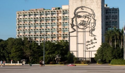 Cuba: uma viagem pela história e legado de um país em transformação