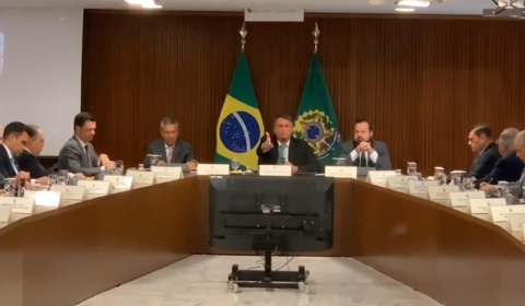 Bolsonaro em reunião golpista: ‘Se reagir depois, vai ter um caos no Brasil’