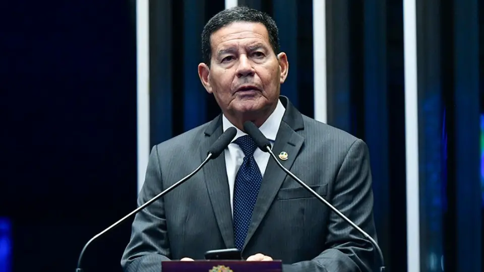 Mourão sobre fim de governo Bolsonaro: ‘Tínhamos que ter reconhecido a derrota’
