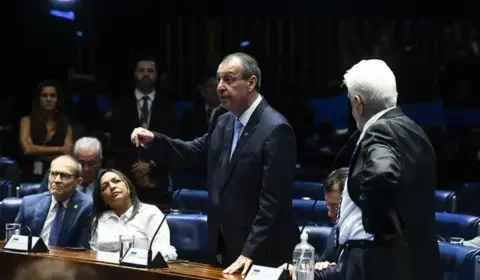 ‘Quero que me tipifiquem o que é isso’, diz senador sobre massacre de Israel em Gaza