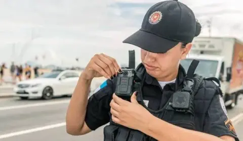 Uso de câmeras corporais pode explicar queda de 45% em letalidade policial no RJ
