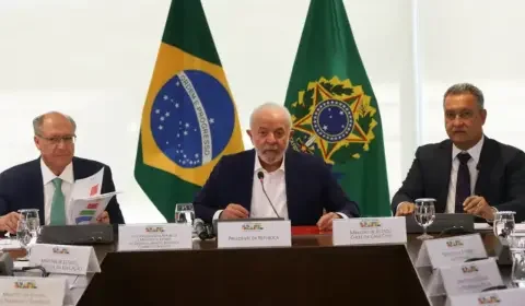 Lula reúne ministros hoje para reagir à queda de popularidade