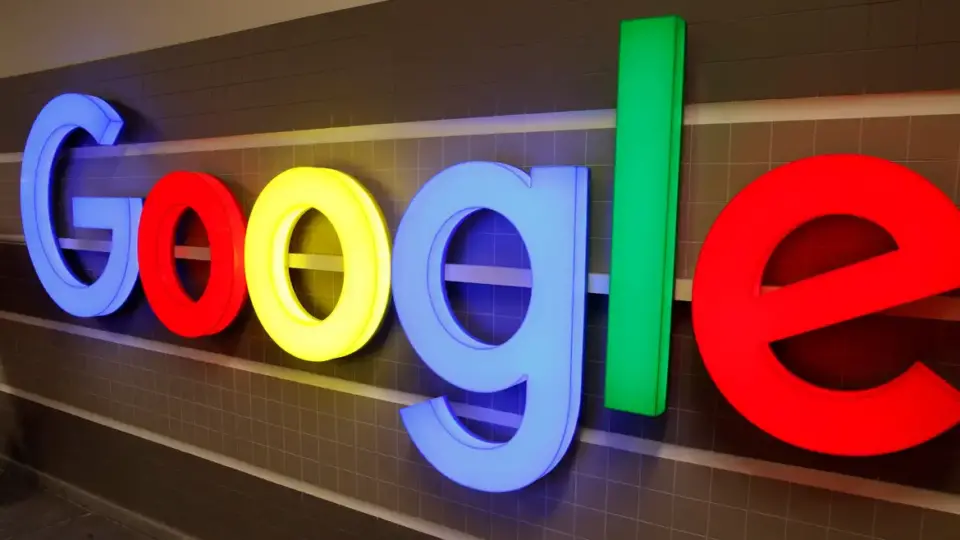 Google é multado na França usar conteúdo sem autorização para treinar IA