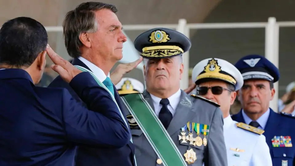 Bolsonaro minimiza depoimento de ex-comandante do Exército à PF