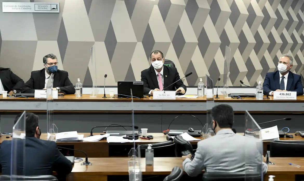 Paulo Gonet considera reabrir um dos inquéritos decorrentes CPI da Covid: ministro Gilmar Mendes pediu que procurador avalie eventuais omissões do ex-presidente Jair Bolsonaro 