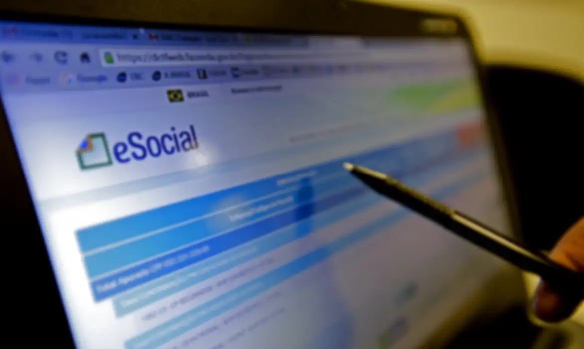 O relatório do MTE que revela dados sobre as desigualdade salarial entre homens e mulheres teve base nas informações preenchidas pelas empresa no eSocial.