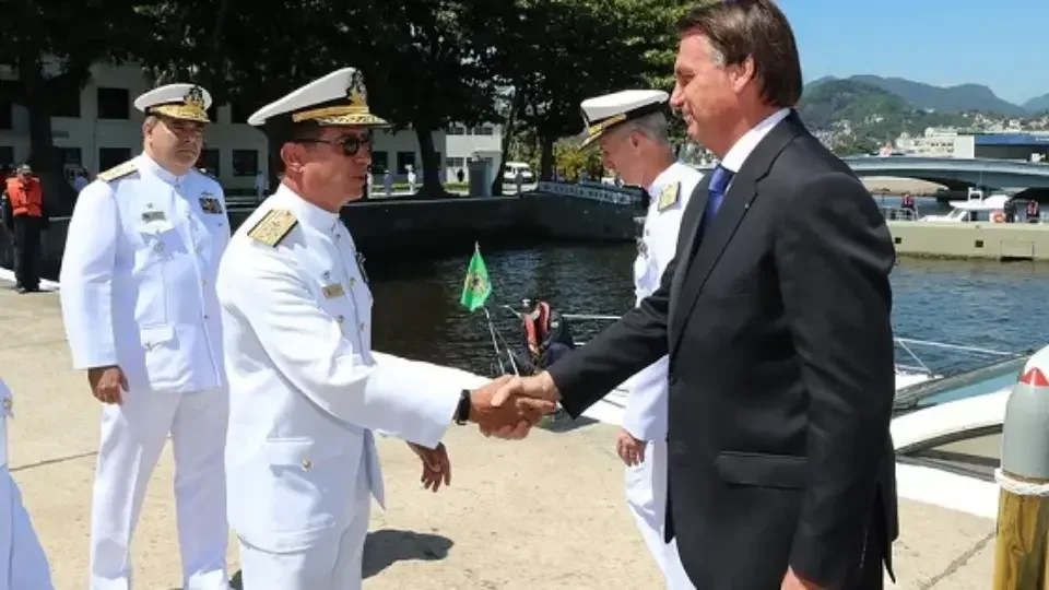 Comandante da Marinha teria colocado tropas à disposição de ex-presidente