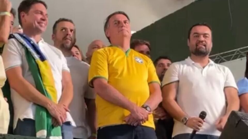 Bolsonaro volta a questionar TSE e pergunta: ‘Me tornaram inelegível por quê?’