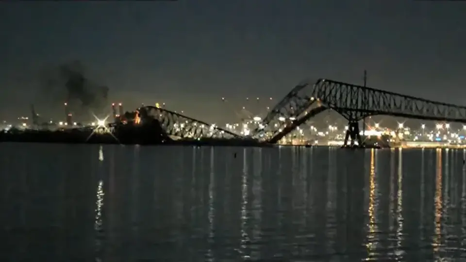 Pane elétrica causou choque de navio de carga em ponte de Baltimore, nos EUA