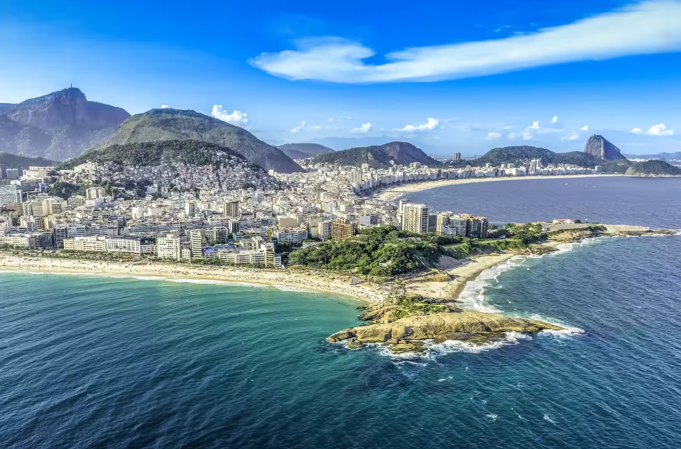 Entre as praias do Diabo e do Leblon, a praia de Ipanema é uma das preferidas entre cariocas e turistas (Foto: Prefeitura do Rio)