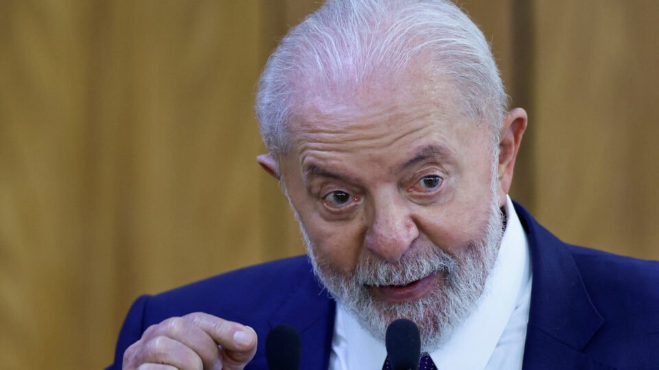 Lula reúne ministros para discutir formas de reduzir preço dos alimentos