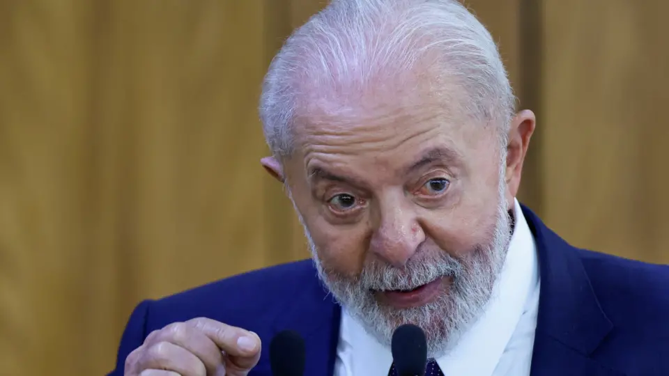 Presidente Lula veta multas para quem não pagar novo DPVAT
