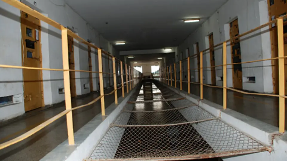 Da mansão à prisão: conheça cadeia em Tremembé onde Robinho está preso