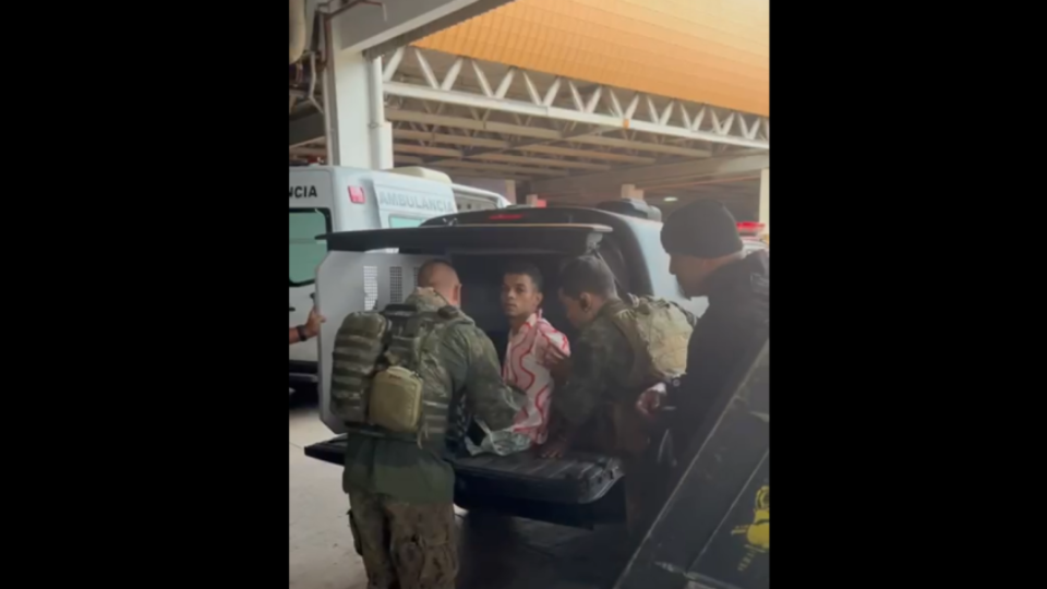 Homem se entrega após sequestrar ônibus com 16 passageiros no RJ