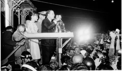 Há 60 anos, Jango fazia seu histórico comício na Central do Brasil