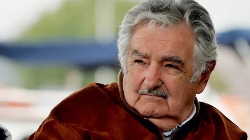 Personalidades brasileiras demonstram solidariedade a Mujica após anúncio de câncer