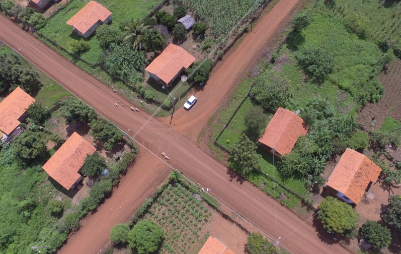 Imagem aérea do assentamento Josué de Castro, em Campos, onde agricultores do MST sofrem pressão de fazendeiros e da polícia local